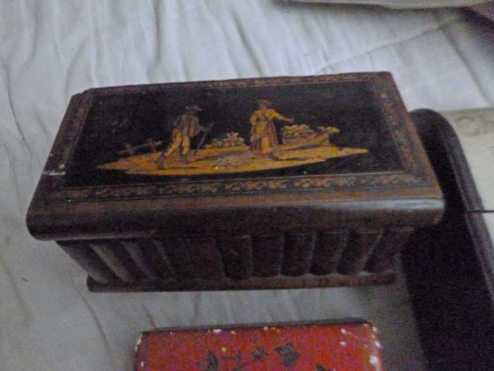 5 Vintage / Antique boxes