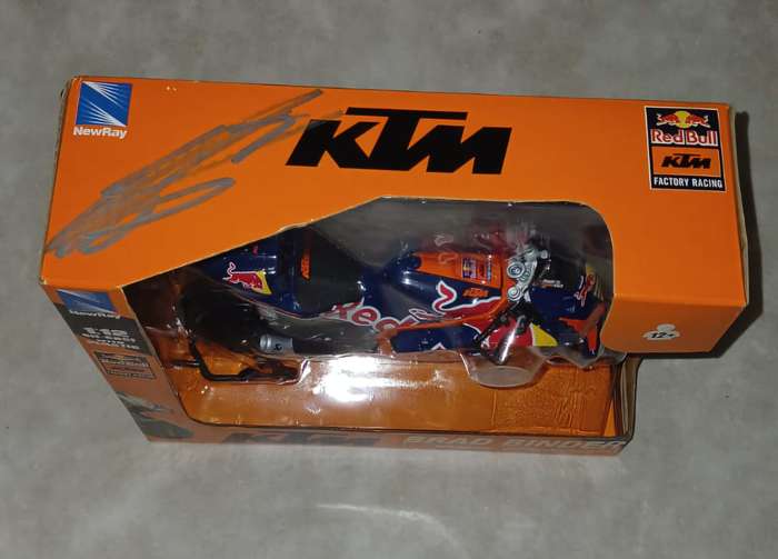 Motogp Brad Binder #33 "Red Bull KTM Factory Racing" 1/12 - Signed 1