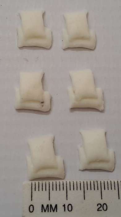 Model Trains N-Scale - 6 x Flour bags (Set of 2) - 11mm x 12mm x 4mm