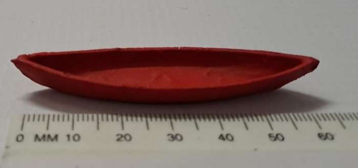 Model Trains HO 1 x River Canoe (Red) - 68mm x 16mm x 7mm