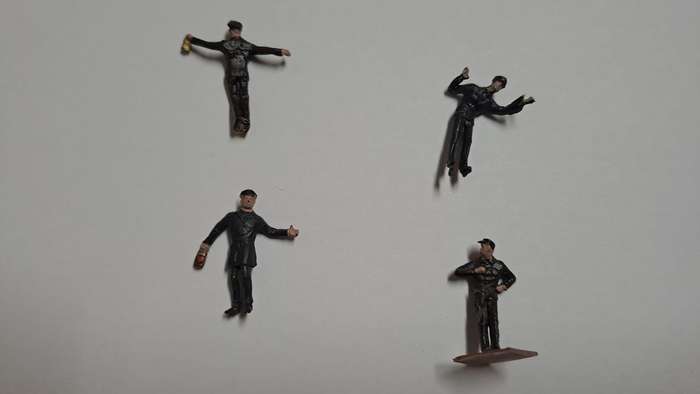 Model Trains 1:87 HO 4 x Railway figures.