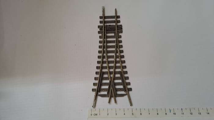 Model Trains HO Peco 1 x Y Points.