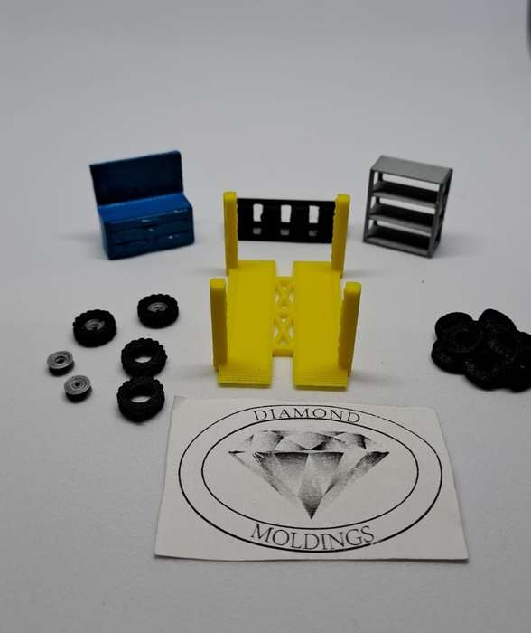Model Trains 1:87 HO - Tyres & Rims, Yellow Lift, Toolbox, Shelve for Tyre Shop.