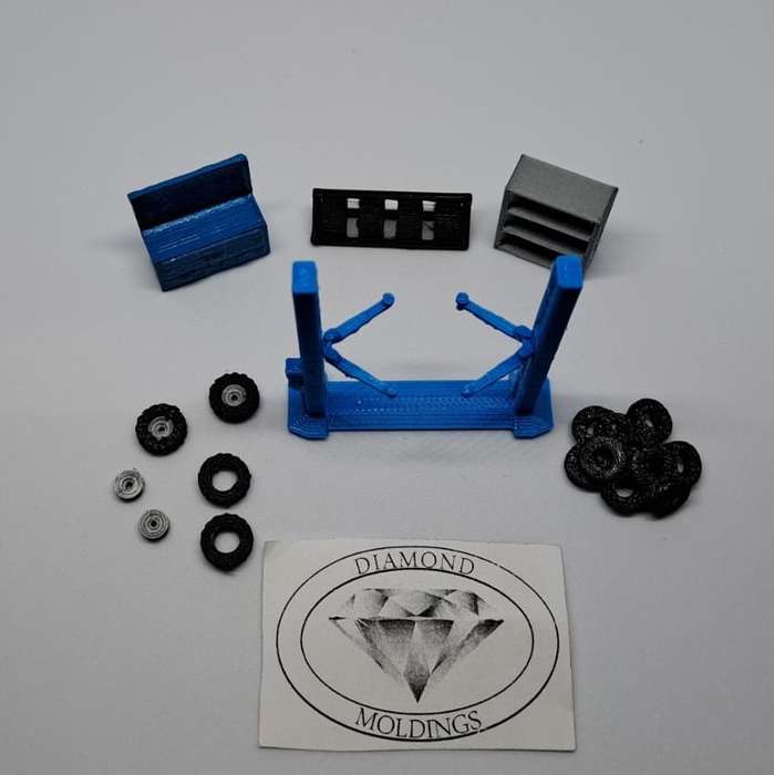 Model Trains 1:87 HO - Tyres & Rims, Blue Lift, Toolbox, Shelve for Tyre Shop.