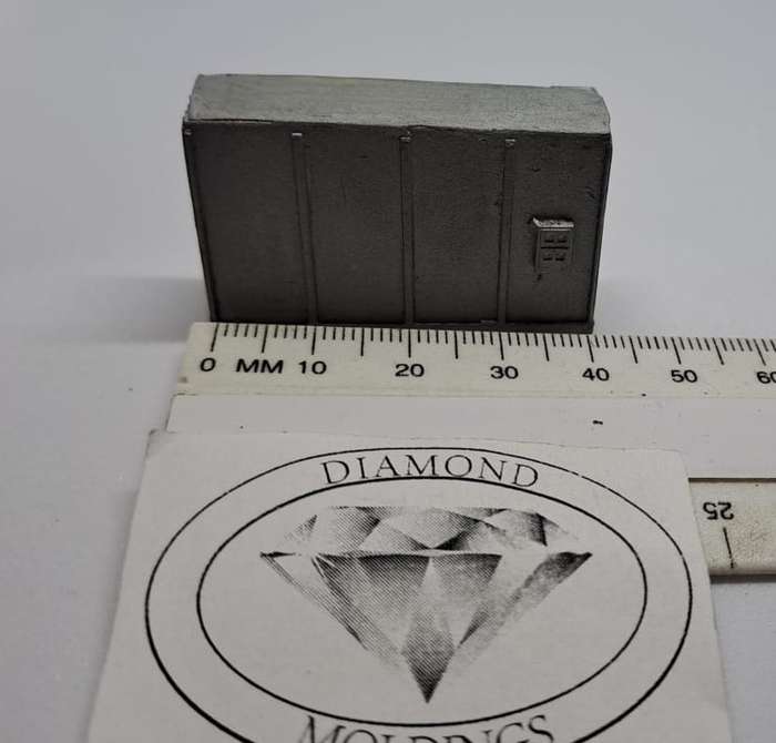Model Trains HO 1 x Electrical Box Long - 42mm x 12mm x 25mm