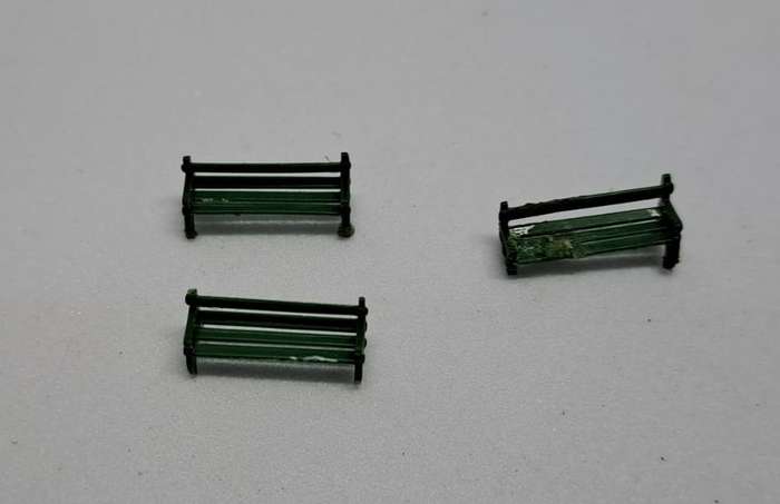 Model Trains N Scale 1 x Pack of 2 Benches + 1 Free broken leg.