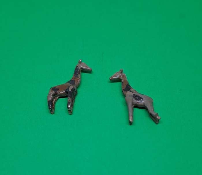 Model Trains N Scale 1 x Pack of 2 metal Giraffes.