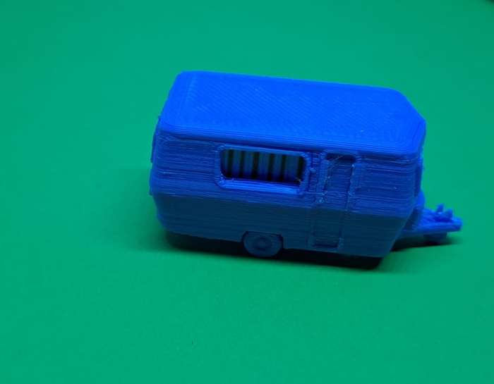 Model Trains HO 1 x Caravan Single Axis (Blue) - 50mm x 20mm x 24mm