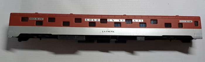 Model Trains H0 Coaches x1 La Palma. Sold as is.