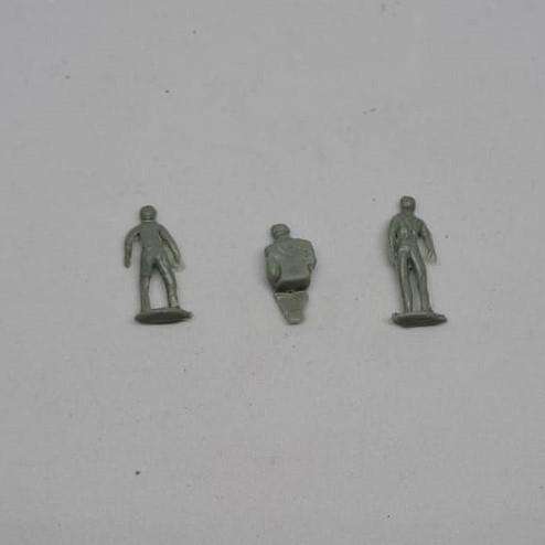Model Trains HO 1 x Bag of 3 people. 2 x Standing & 1 x Sitting. (Unpainted)