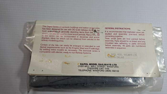 Model Trains OO/H0-Scale 1/87 - 1 x Station Platform. (See pictures)