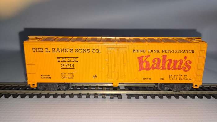 Model Trains HO 1 x Mantua, Box Wagon - E. Kahn's Sons Co., with plastic wheels & KD couplers