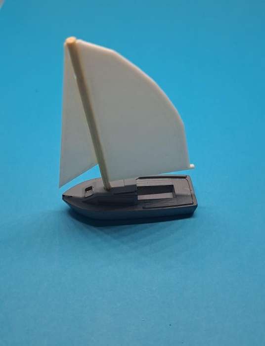 Model Trains HO 1 x Sailboat (white Sail) - 49mm x 17mm x 72mm