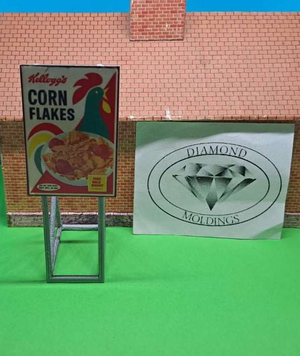 Model Trains HO 1 x Billboard 1980 + Kellogg's Corn Flakes - 30mm x 41mm x 82mm