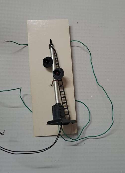 Model Trains HO 1 x Signal 2 aspect. (green/red, Lights not working)