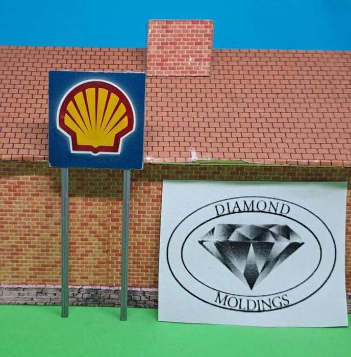 Model Trains HO 1 x Billboard - 1970 + Shell (Blue background) - 30mm x 3mm x 82mm (New board)