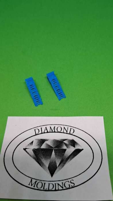 Model Trains 1/87 H0 - Ramps with grid for Cars (x2, Blue) Car not included. 19mm x 5mm x 5mm