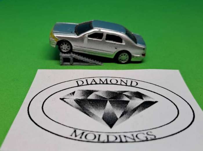 Model Trains 1/87 H0 - Ramps with grid for Cars (x2, Grey) Car not included. 19mm x 5mm x 5mm