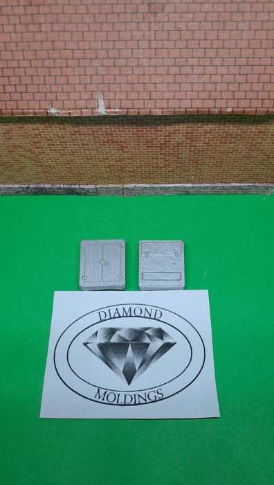 Model Trains HO 1 x Elect. Boxes (x2) - 17mm x 5mm x 19mm