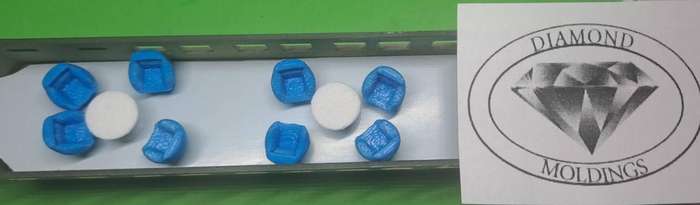 Model Trains HO 1 x Train Sitting Room Tables x 2 + Chairs x 8 (Blue) - Various