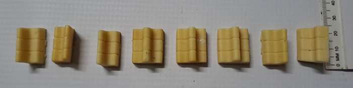 Model Trains HO 1 x Set of Seats that you can build your train interior (x8) (Unpainted)