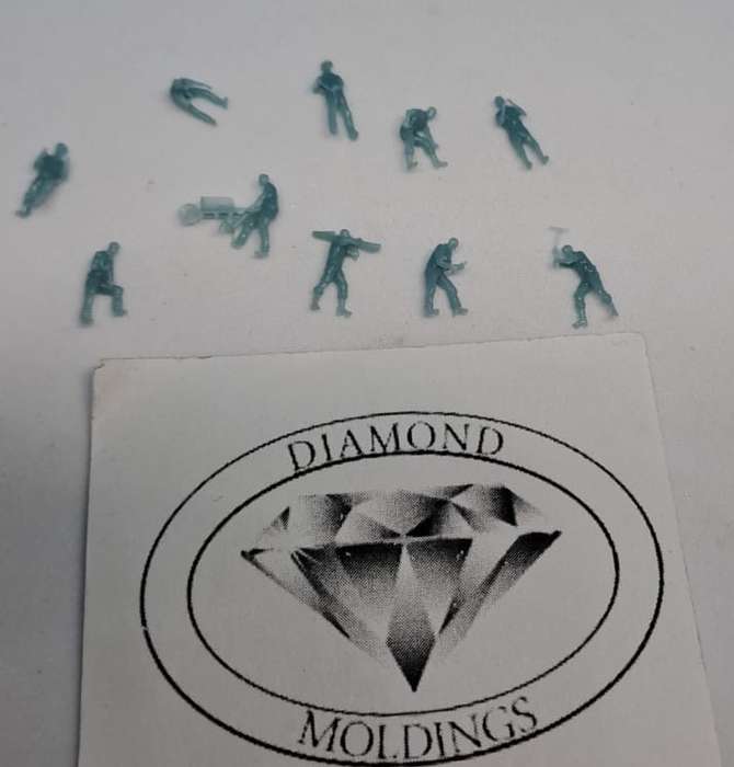 Model Trains N-Scale 1 x Bag of 10 Workers Figures. (Unpainted)