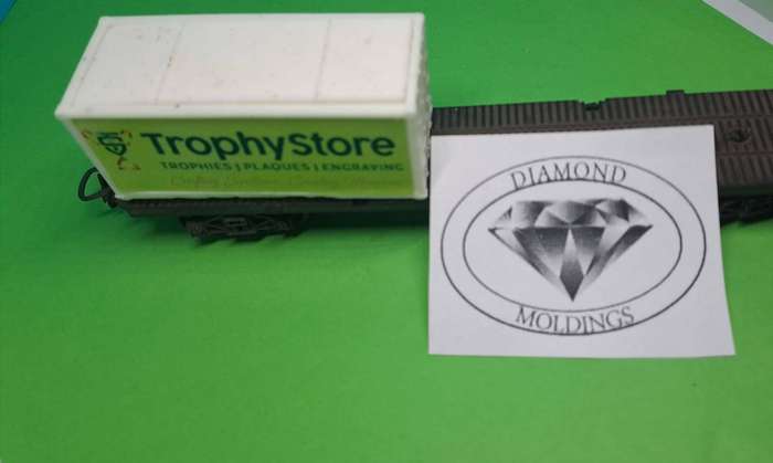 Model Trains HO 1 x Trophy Store Container Load - 68mm x 27mm x 29mm