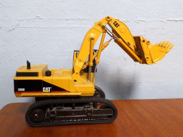 CAT 5080 Excavator - 50/1 ratio