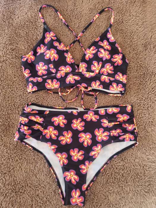 Ladies bikini set size med