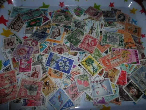 1400 X WORLD STAMPS OFF PAPER NEAT LOT BARGAIN SEE PICS