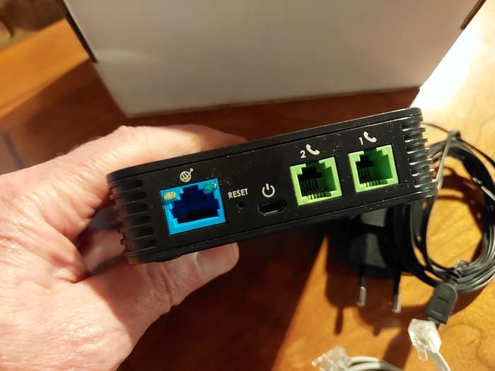 Grandstream HT802 analogue telephone VoIP adapter