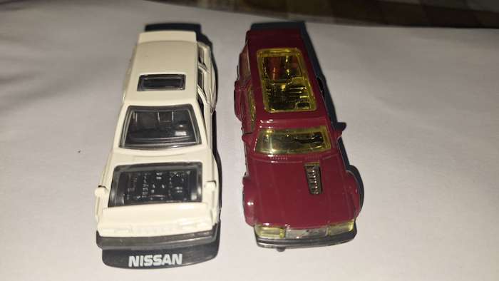 Hot Wheels - Drift Wagons loose lot of 2 white and burgundy 2Volvo and