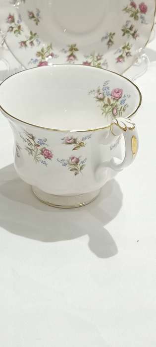 1966 Royal Albert 'Winsome' trios