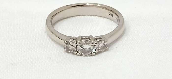 18ct White gold diamond Trilogy ring