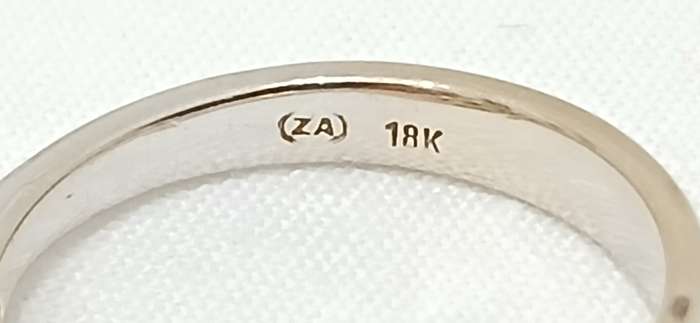 18ct White gold diamond Trilogy ring