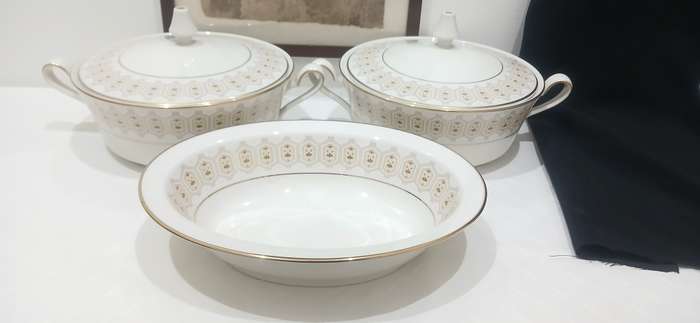 Vintage Noritake 'Kingswood' serving ware
