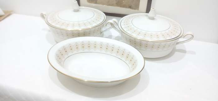 Vintage Noritake 'Kingswood' serving ware