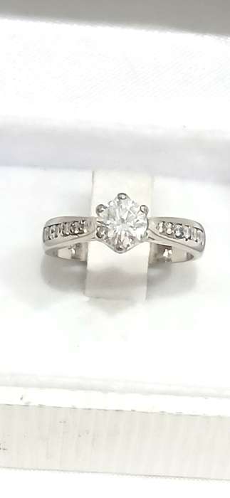 Van Deijl 18ct white gold diamond ring