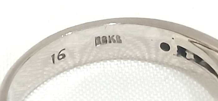 Van Deijl 18ct white gold diamond ring