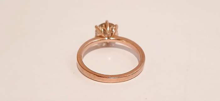 9ct Rose gold diamond ring