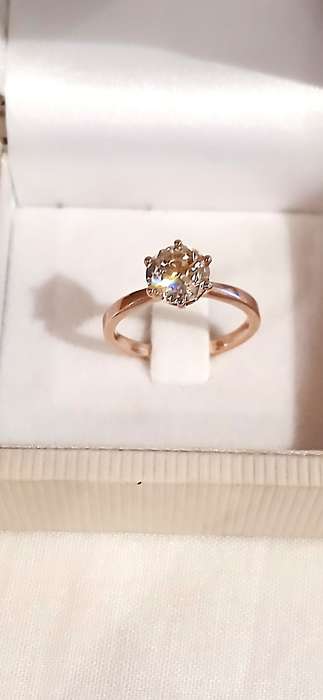 9ct Rose gold diamond ring