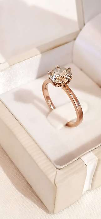 9ct Rose gold diamond ring