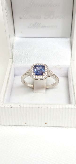 Sterling silver ring with royal blue stone