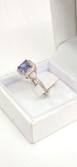 Sterling silver ring with royal blue stone
