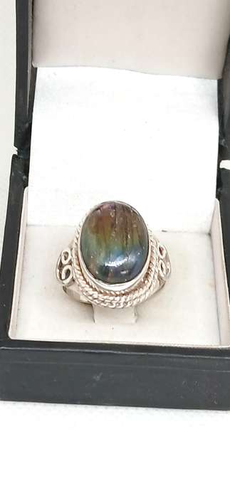 Sterling silver ring with cabochon labradorite stone