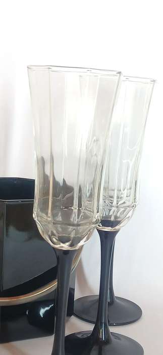 Vintage Luminarc 'Octime' champagne flutes with ice bucket