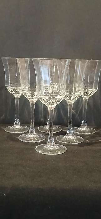 Vintage Luminarc 'Octime' white wine glasses