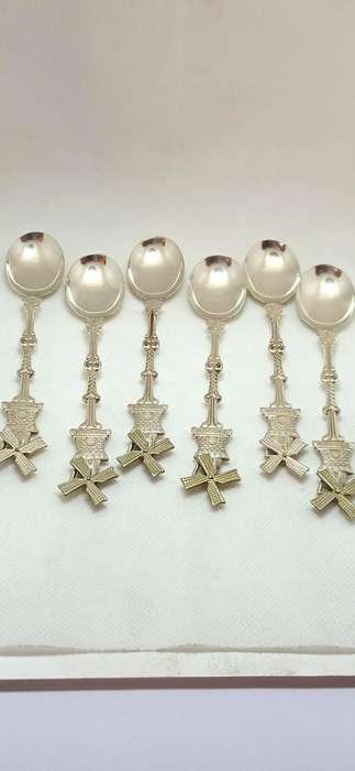 Vintage Holland silver plate souvenir teaspoons