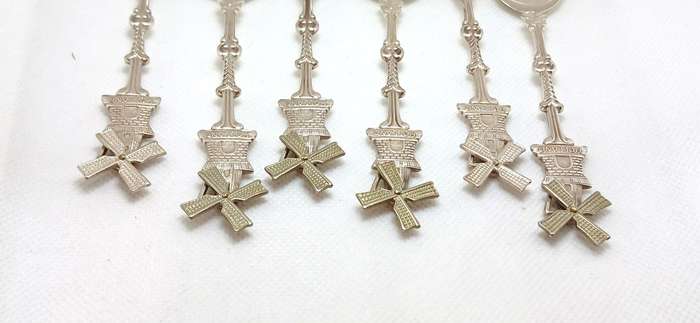 Vintage Holland silver plate souvenir teaspoons
