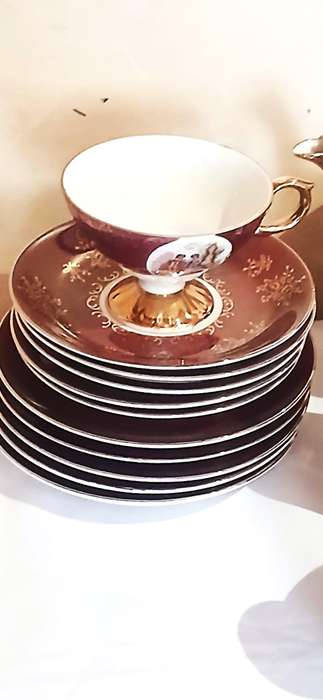 Vintage unnamed courting couple tea set